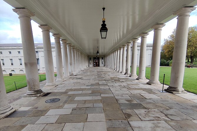 Interactive Treasure Hunt Experience of Greenwich's Secrets - How the clues shape the experience