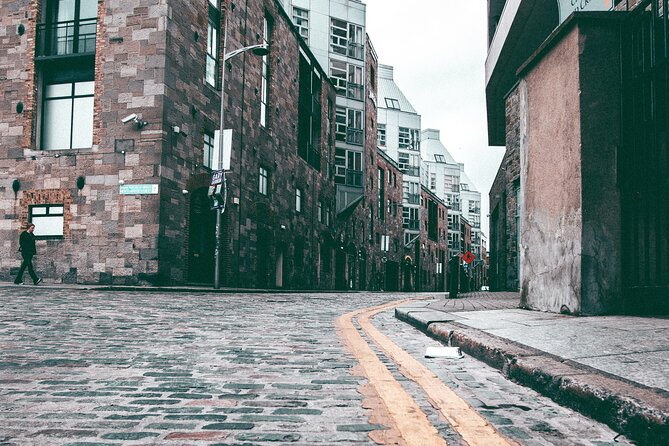 Interactive Treasure Hunt of Dublin's Secrets - Walking through Dublin at your own pace