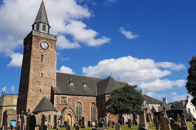 Inverness Quest: Self Guided City Walk & Immersive Treasure Hunt - A chance to try Highland games