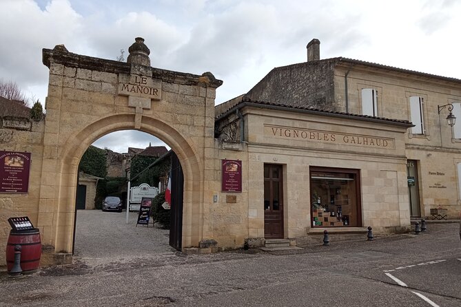 Isaac Newton’s Trail: Puzzle Quest in Saint-Émilion - Seeing Saint-Émilion’s free heritage sites