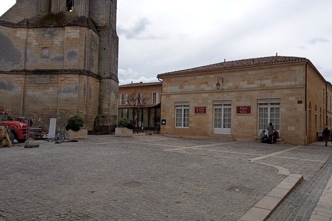 Isaac Newton’s Trail: Puzzle Quest in Saint-Émilion - Who should book Isaac Newton’s Trail?