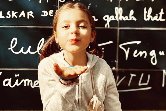 Kids/teens escape game in Montmartre - The Mur des Je t’aime and Montmartre’s playful side