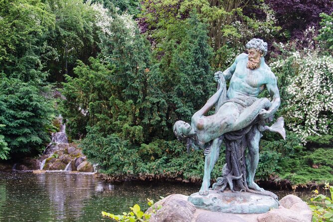 Kreuzberg's Secret Society: Exploration Game and Tour - Cemetery views and Bergmannstraße 42
