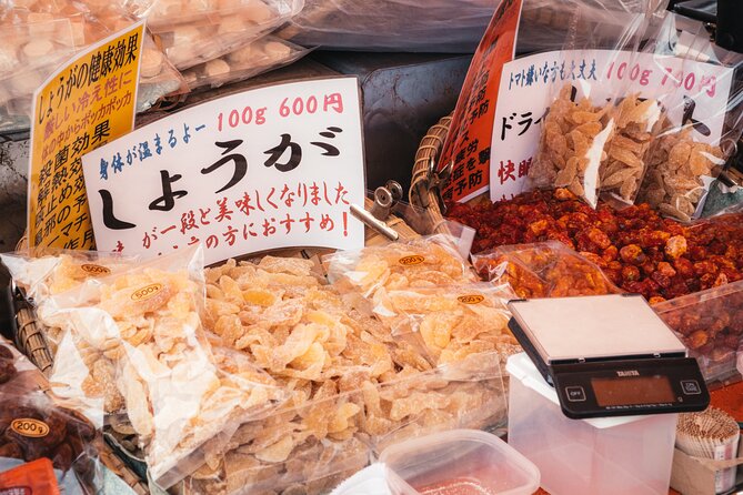 Kyoto Flea Market Cultural Exchange with English Learners - The English Conversation Is the Main Attraction