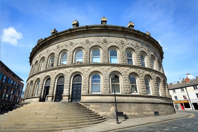 Leeds Scavenger Hunt and Sights Self-Guided Tour - How long the hunt takes, and when to start