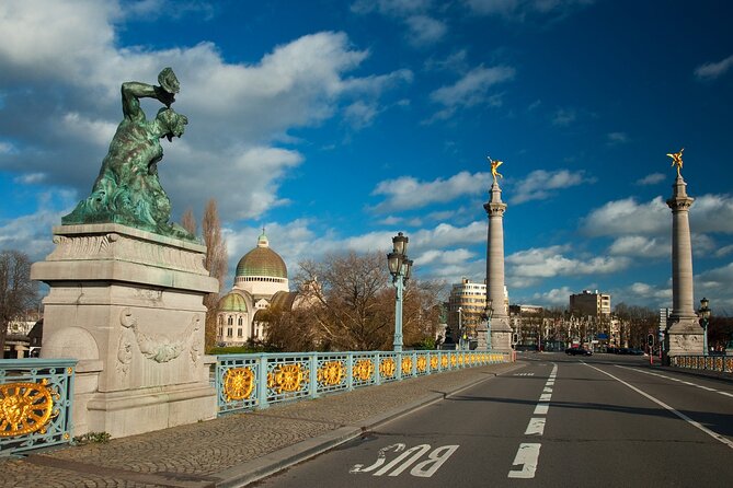 Liege Scavenger Hunt and Highlights Self Guided Audio Tour - Timing, weather, and practical comfort