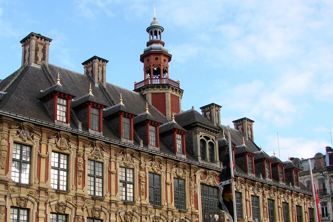 Lille Scavenger Hunt and City Highlights Walking Tour - Palais Rihour and learning through observation