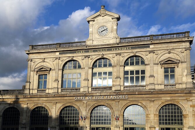 Lille Scavenger Hunt and Highlights Self Guided Audio Tour - Stop 1: Beffroi de l’Hôtel de Ville