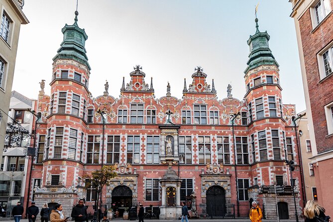 Lions & Unicorns of Gdańsk: Self-Guided Fantasy Puzzle Walk - Starting at the Highland Gate