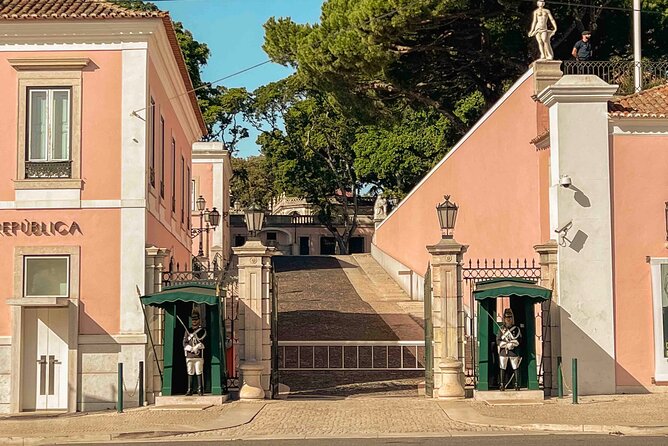 Lisbon (Belém) Scavenger Hunt and Sights Self-Guided Tour - The Discoveries Monument: views and team tasks