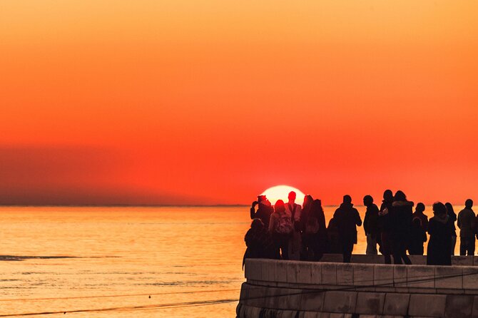 Lisbon Highlights Self guided scavenger hunt and Walking Tour - What the app adds, and where it falls short