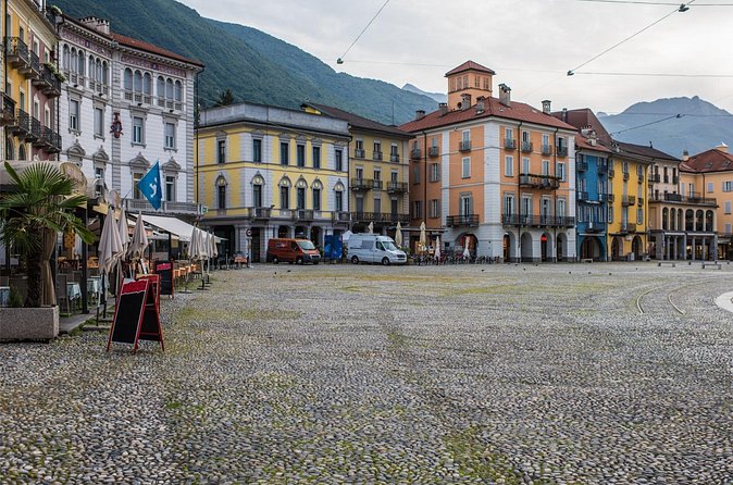 Locarno Scavenger Hunt and Sights Self-Guided Tour - The Walk of Fame keeps the route playful