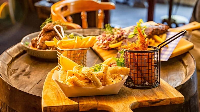 London: British Food Treasure Hunt With Gourmaze - Following clues through London’s historic streets