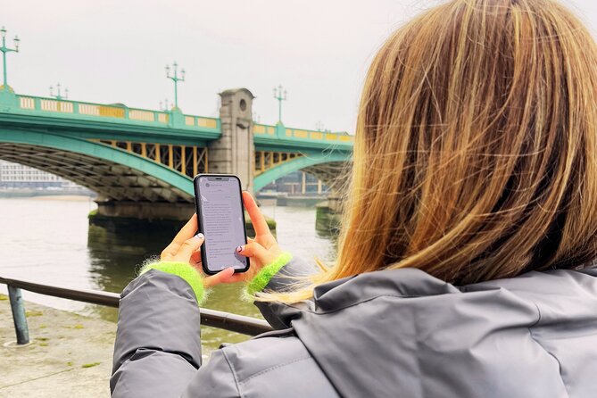 London: Food Treasure Hunt and Walking Tour - A Tudor mission begins at the Founders Arms