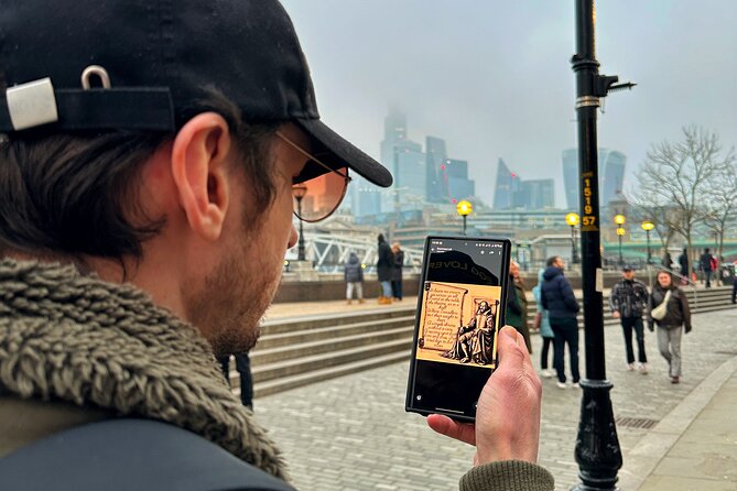 London: Food Treasure Hunt and Walking Tour - Why the Thames setting adds value