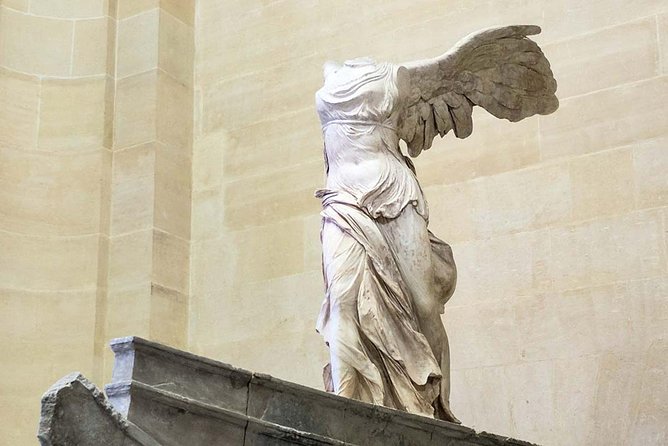 Louvre Museum Guided Family Treasure Hunt - Winged Victory of Samothrace: a powerful visual stop