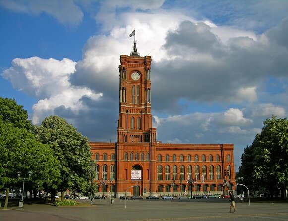 Love and War in Berlin: Self-Guided Story Puzzle Walk - Key things to know before you start