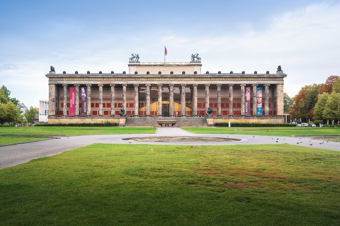 Love and War in Berlin: Self-Guided Story Puzzle Walk - Gendarmenmarkt and the road toward the government district