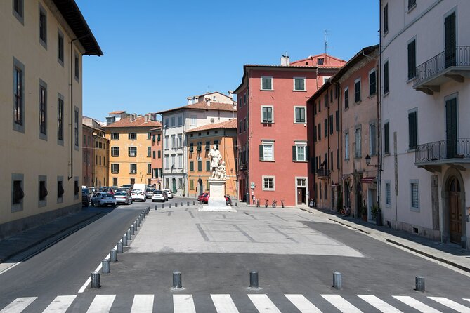 Love in Pisa: Self-Guided Romantic Puzzle Adventure - Piazza dei Cavalieri and the final approach