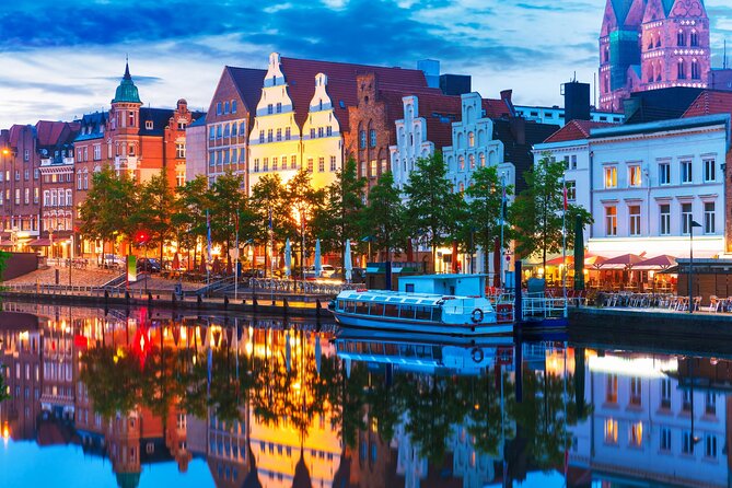 Lübeck Scavenger Hunt and Highlights Self Guided Audio Tour - Burgtor, the Cathedral, and Buddenbrookhaus