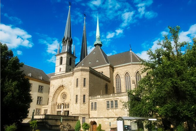 Luxembourg City Romantic Game: Walking Tour & Scavenger Hunt - Place d’Armes, Jan Pallach Square, and city identity