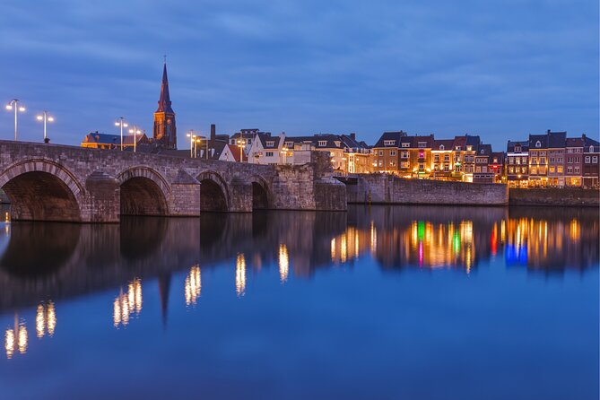 Maastricht Scavenger Hunt and Highlights Self Guided Audio Tour - City Park and a Welcome Pause