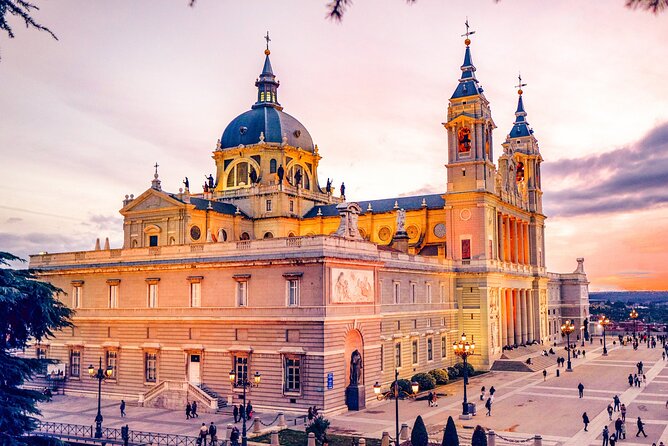 Madrid (Historical Centre) Scavenger Hunt and Self-Guided Tour - Plaza de Oriente and a quieter change of scene