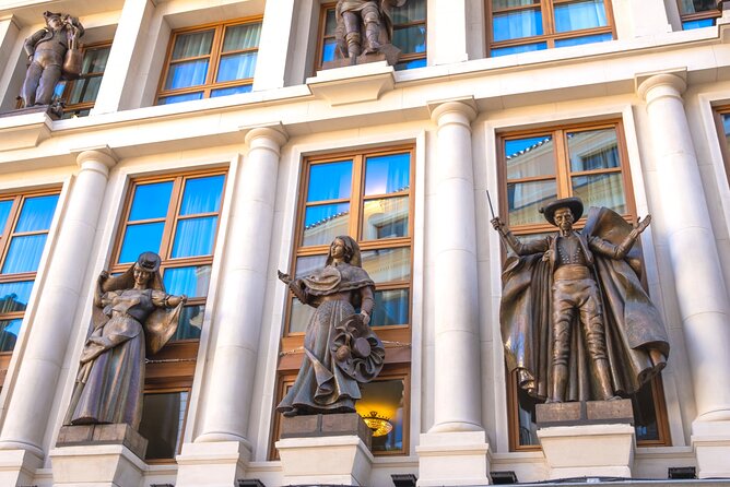Madrid (Historical Centre) Scavenger Hunt and Self-Guided Tour - Price, time, and practical value
