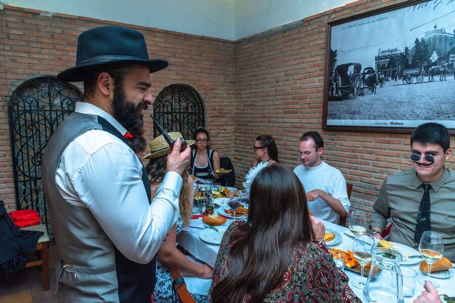 Madrid: Murder Mystery Dinner Experience - How the three-hour evening unfolds