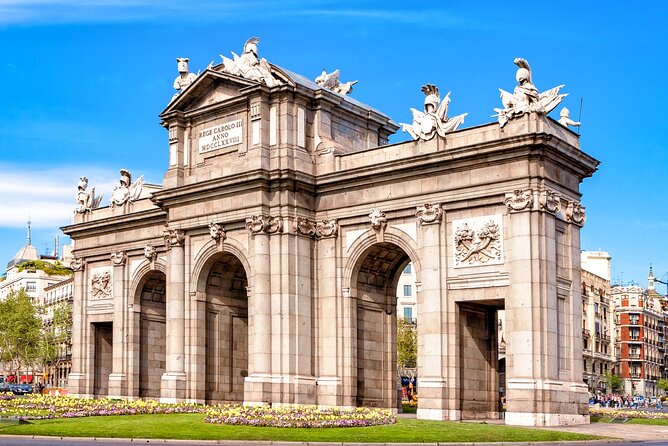 Madrid Scavenger Hunt and Sights Self-Guided Tour - Finding details at Puerta de Alcalá