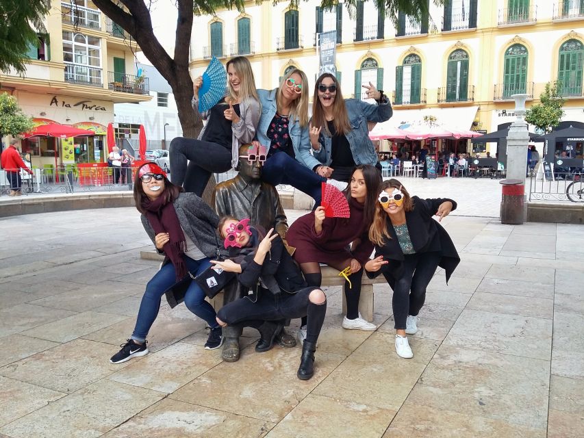 Malaga: Bachelorette Party Treasure Hunt - Paseo del Parque, Alcazaba, and the Roman Theatre