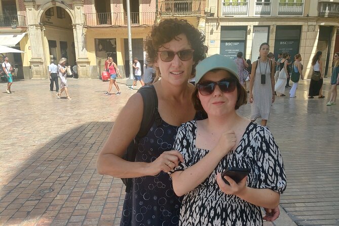 Malaga Scavenger Hunt and Sights Self-Guided Tour - Malaga Cathedral and the clues around it