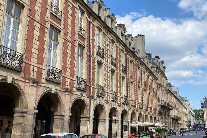 Marais Treasure Hunt & Discovery — Self-guided Paris Game - Place Georges-Pompidou and the final reveal