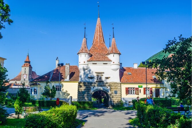 Medieval Brașov: Interactive City Game & Walking Tour - Rope Street and its small museum stop