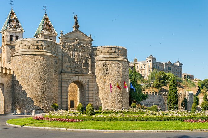 Medieval Toledo: The Knight of Three Cultures Exploration Game - Mariano Zamorano Swords