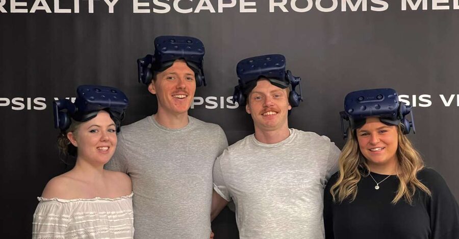 Melbourne: Virtual Reality Games OR Escape Room Experience - A Flexible VR Stop in Melbourne