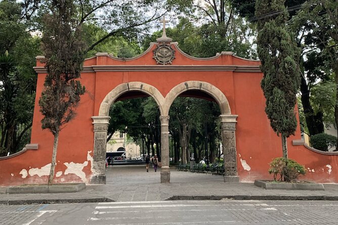 Mexico City (Coyoacan) Scavenger Hunt and Sights Self-Guided Tour - Casa Azul and the route’s most recognizable sight