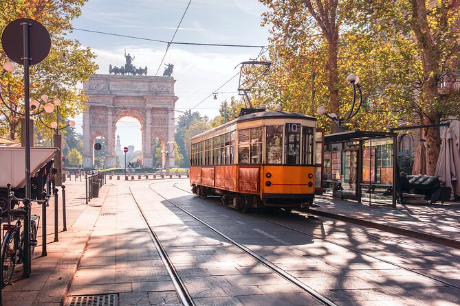Milan Scavenger Hunt and Best Landmarks Self Guided Tour - Starting at Sforza Castle with your phone ready