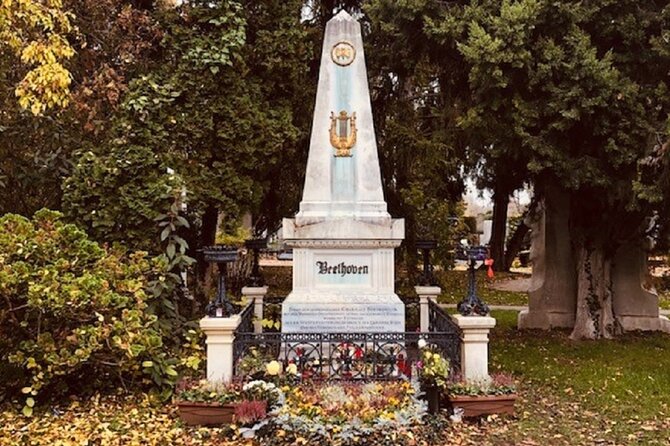 Mobile puzzle rally tour at the Vienna Central Cemetery - Is $25.37 good value?