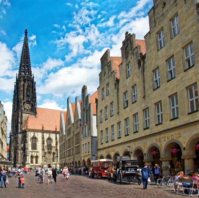 Münster Old Town: Outdoor Escape Game - Working as a team in real time