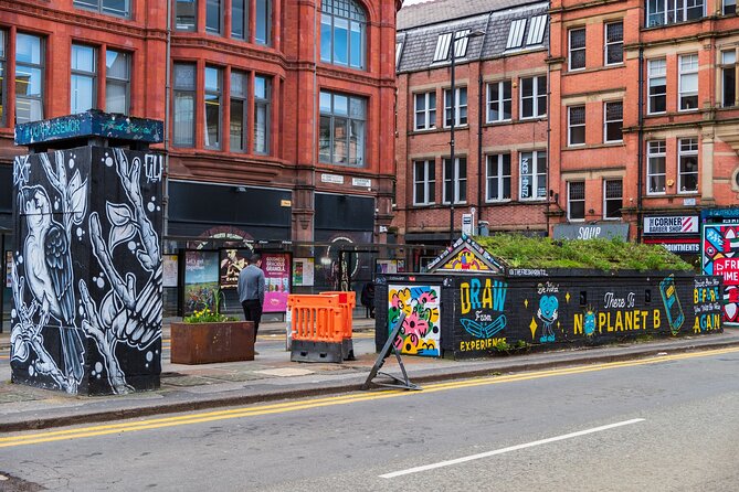 Murder Detective Self-Guided Tour in Manchester - Art, books, and Manchester’s civic center