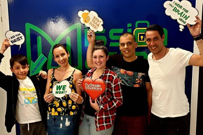 Museum Heist Escape Game - Riddles, padlocks, levers, and electronics
