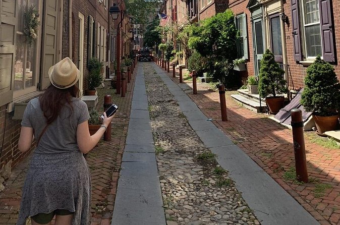 Mysteries on the Move: Scavenger Hunt in Savannah - Family fun, with a few age limits