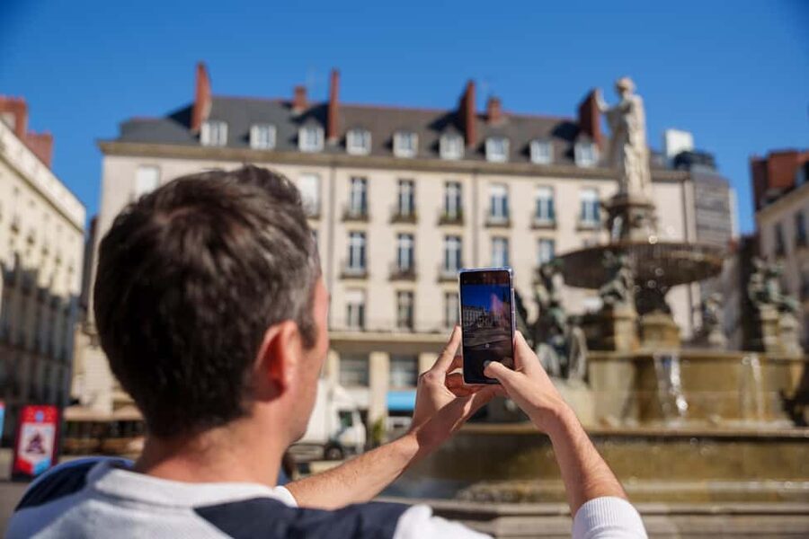 Nantes: Outdoor Escape Game - Mousquetaires - Starting at Château des Ducs de Bretagne