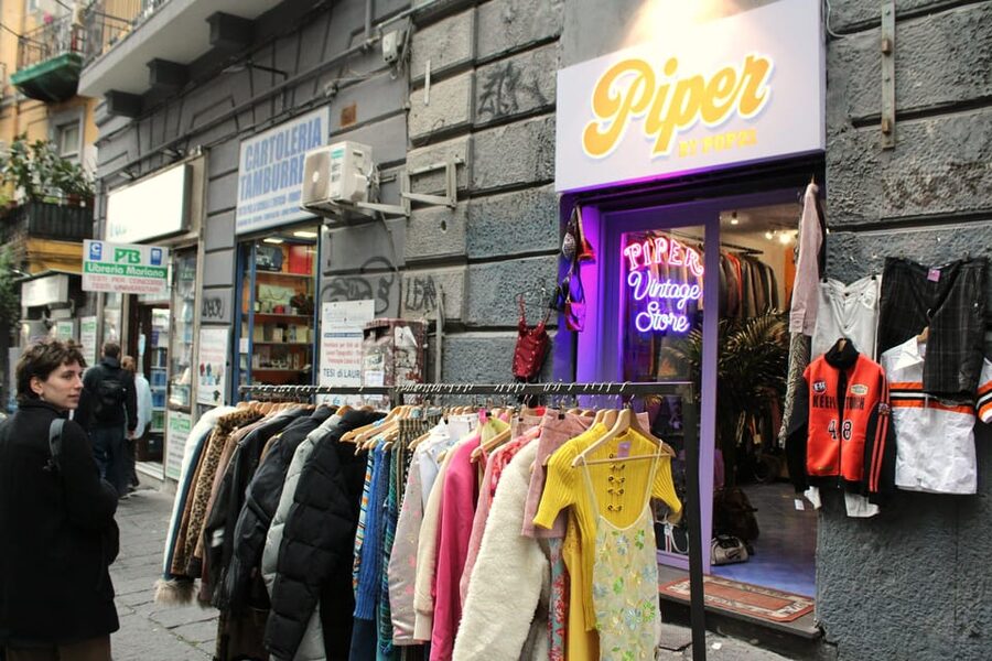 Naples: Family Mythology Treasure Hunt w/ Food Stop - The taralli stop: a small but welcome pause