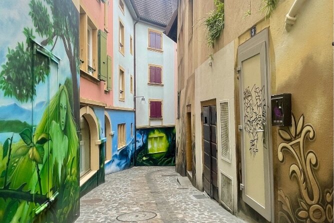 Neuchâtel Scavenger Hunt and Sights Self-Guided Private Tour - Quai Ostervald and the changing pace of the walk