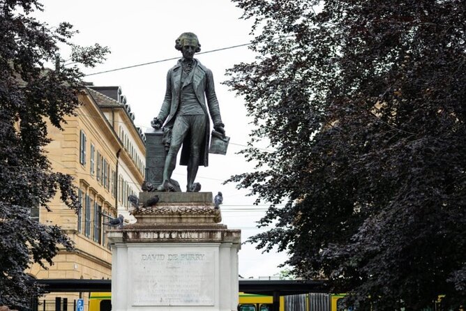 Neuchâtel Scavenger Hunt and Sights Self-Guided Private Tour - Why the flexible schedule matters