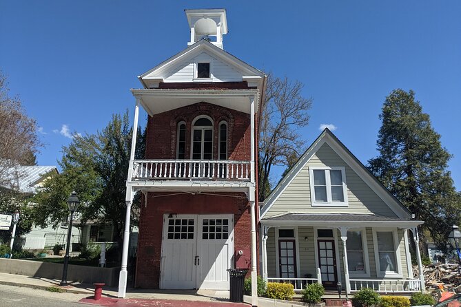 Nevada City Scavenger Hunt Walking Tour and Game - Starting at 211 Broad Street