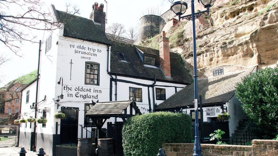 Nottingham: City Walking Tour & Exploration Game - Entering Robin Hood territory