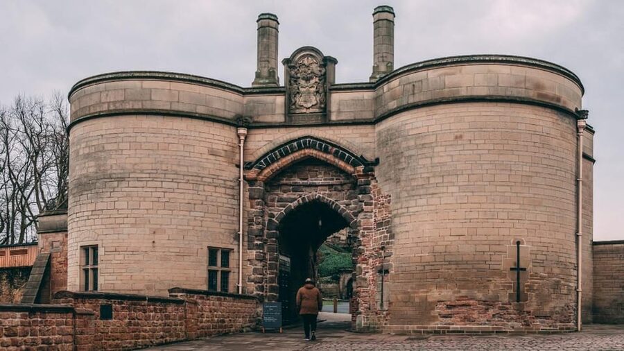 Nottingham: City Walking Tour & Exploration Game - Reaching Nottingham Castle and the final stretch
